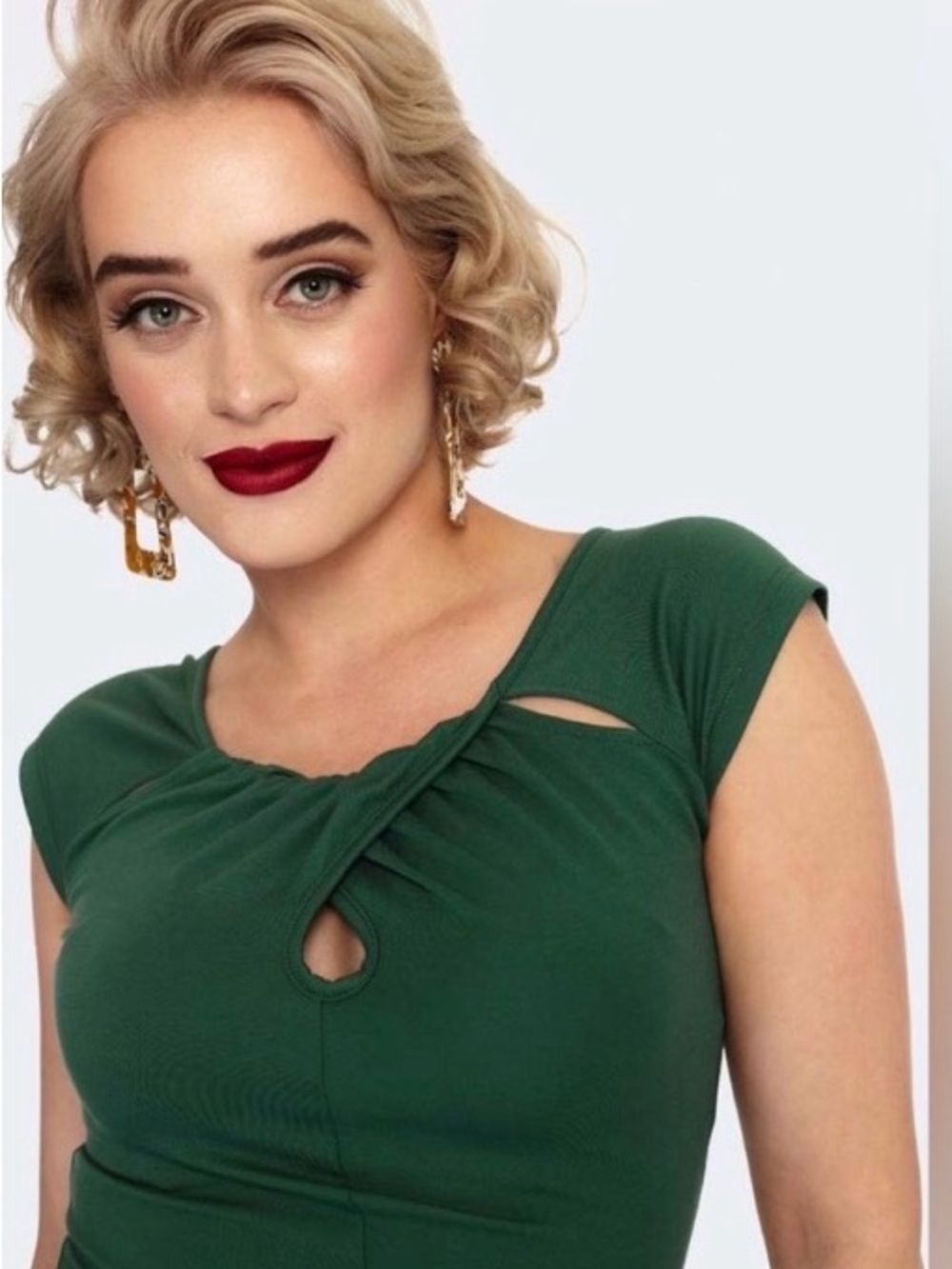 Voodoo Vixen Green Retro-Style Cap Sleeve Top with Keyhole Accent